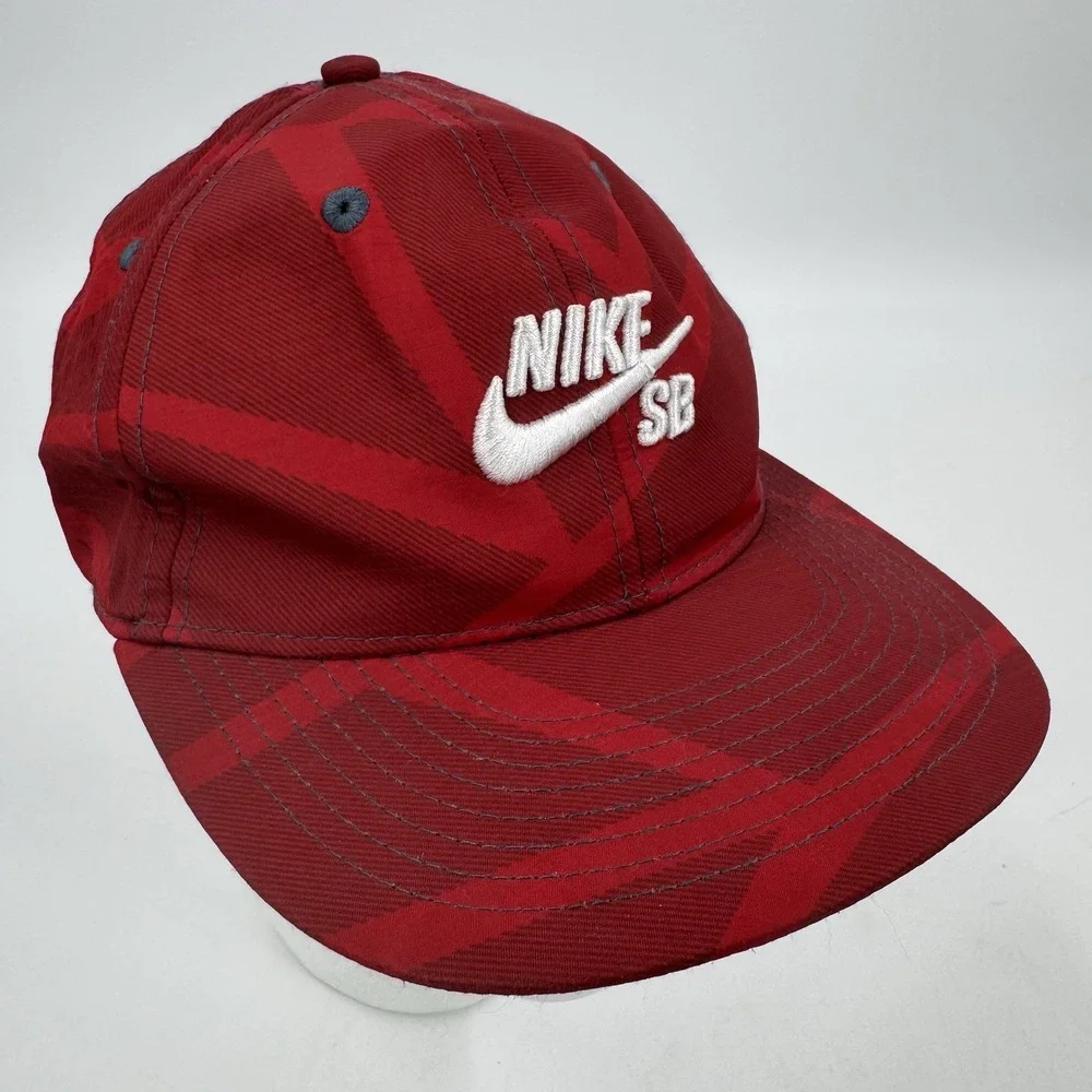 Nike SB Adjustable SNAPBACK Hat RED & WHITE RIPSTOP MATERIAL Youth‎ Skating